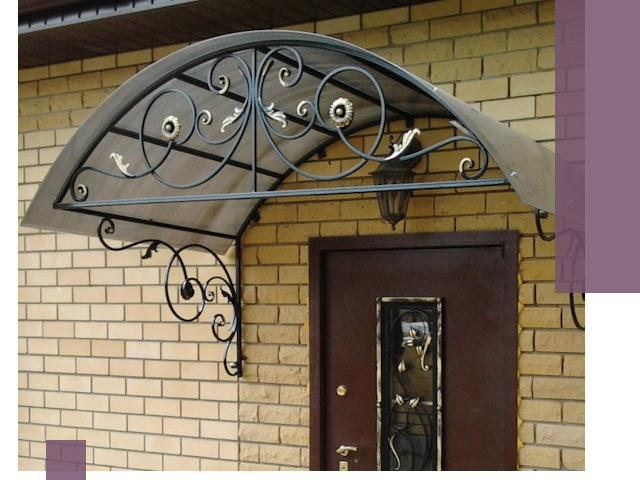 Изготовление козырьков из металла под ключ в Кизилюрте